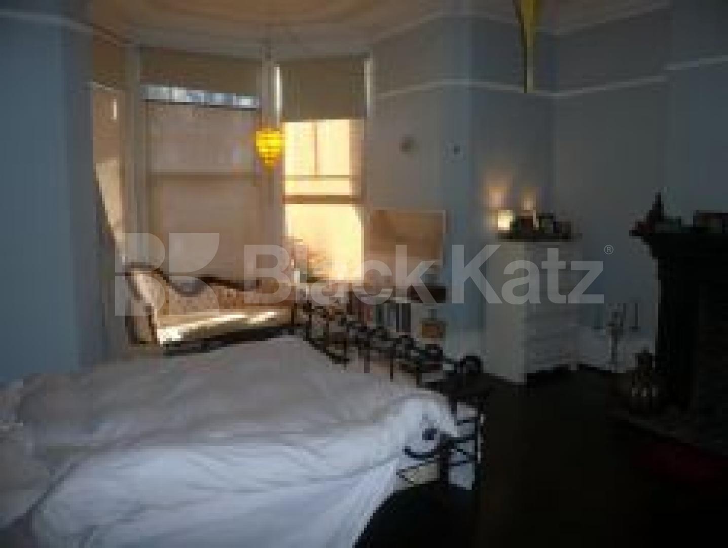 			AMAZING HOUSE!!!, 2 Bedroom, 1 bath, 1 reception Flat			 Crouch Hill, CROUCH END N8